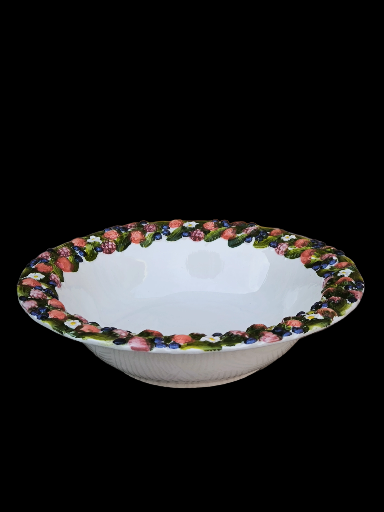 Set di stoviglie in ceramica con frutti di bosco - Ceramic tableware set with berries