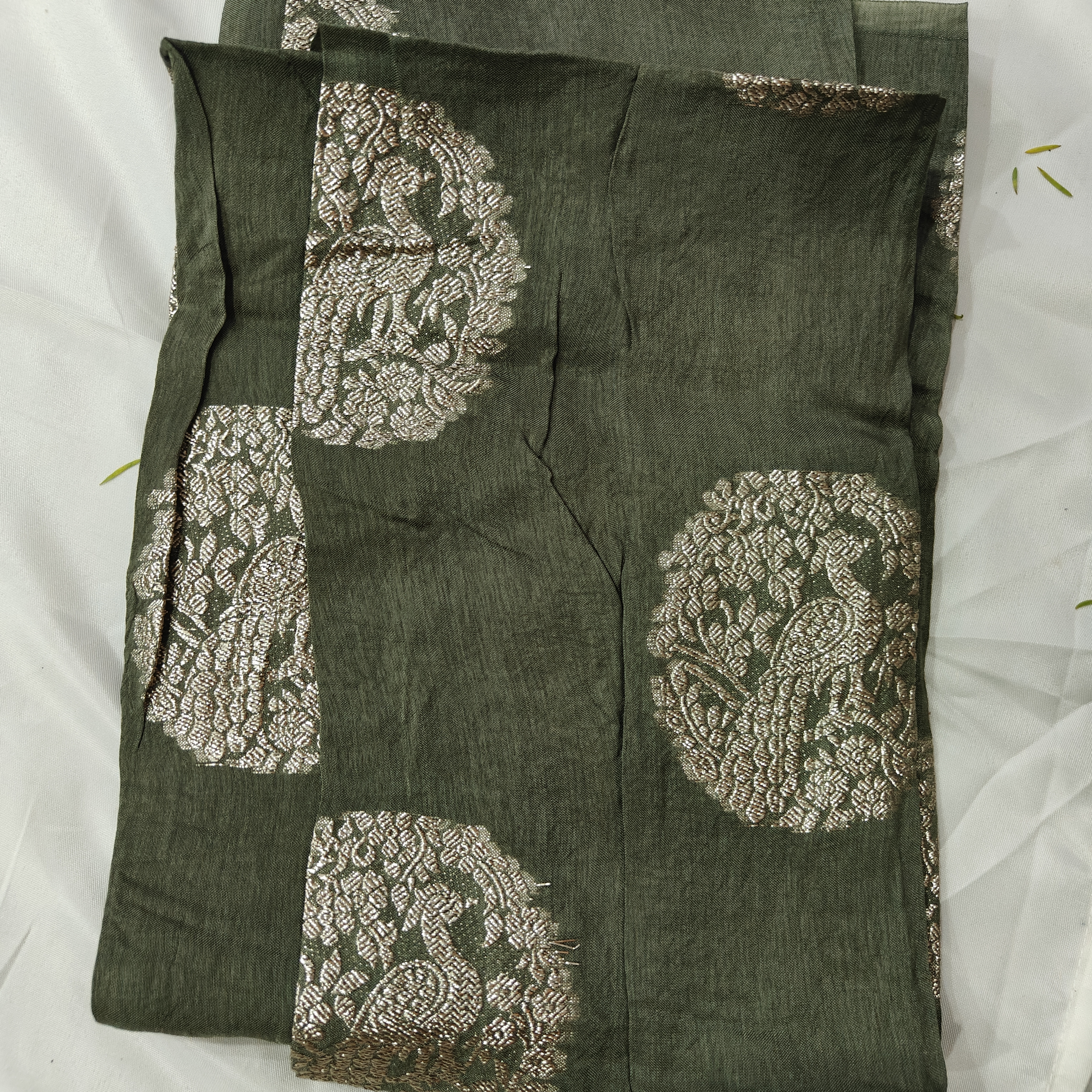 Floral Print Saree with Contrast Blouse