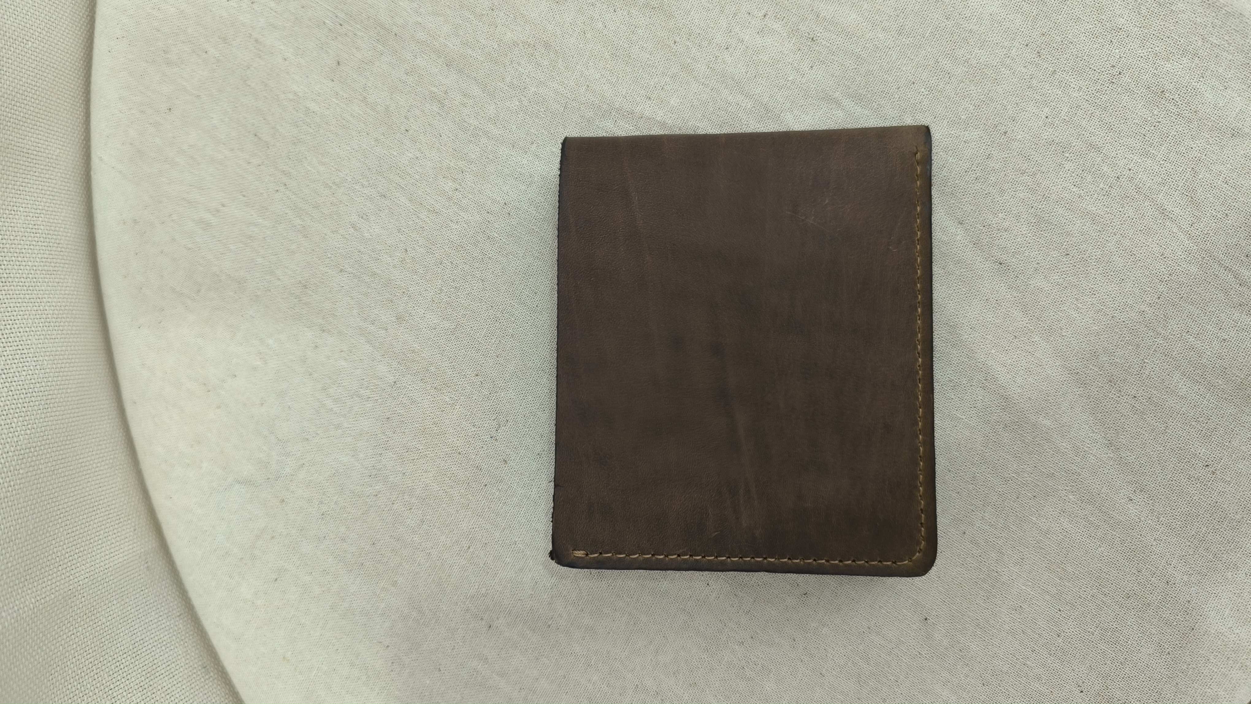 Cartera Bifold "Rústica Tabaco": Piel Envejecida Hecha a Mano