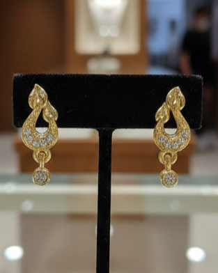 Mango Design with Stone Hanging Up Gold Plated