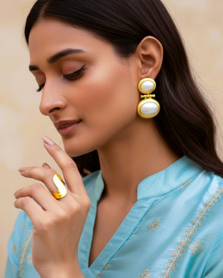 Bend Design Gold Plated Ring Anti Tarnish Jewellery