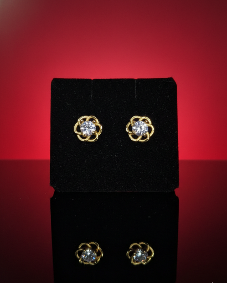 Round Flower Design Ear Ring with Stone Gold Plated