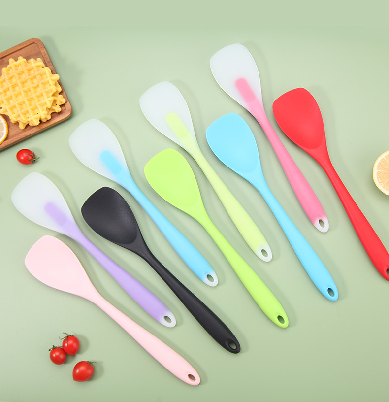 The Humble Hero of the Kitchen: Why the BUYUER Silicone Spatula Deserves a Spot in Your Drawer