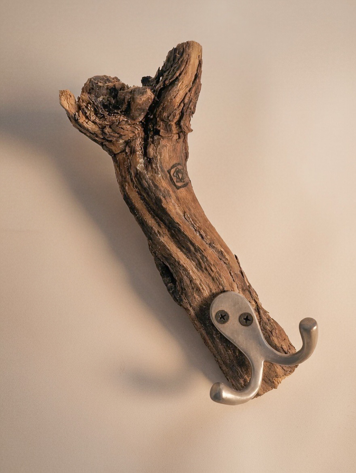 Patère "Vinberoplanto"