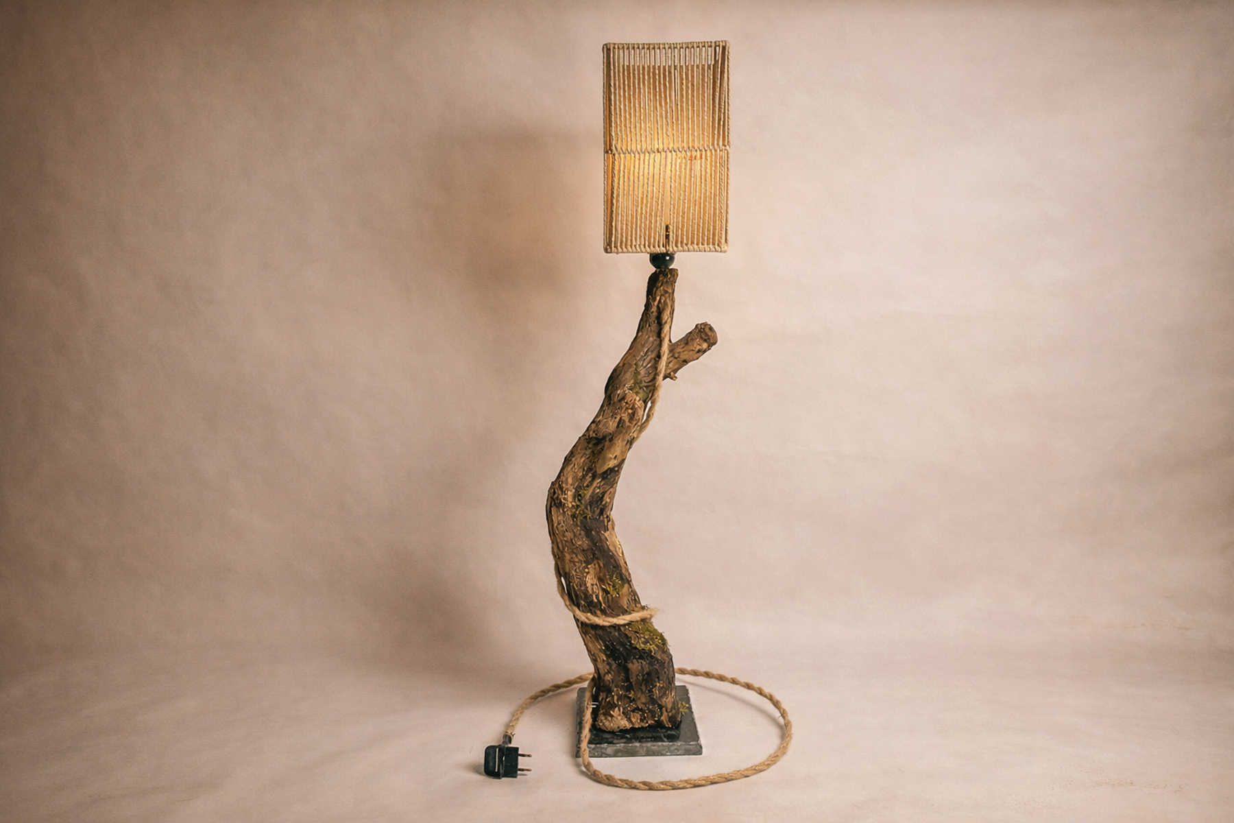 Lampe de table "ŝtonbranĉo juto"