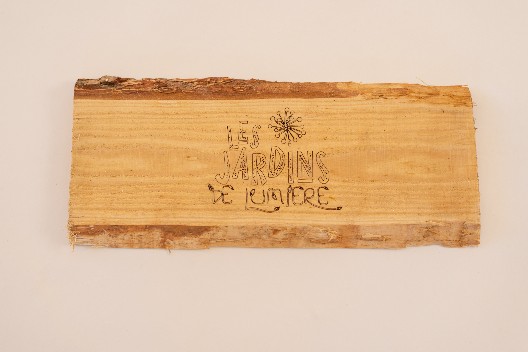 Gravure sur planche de bois