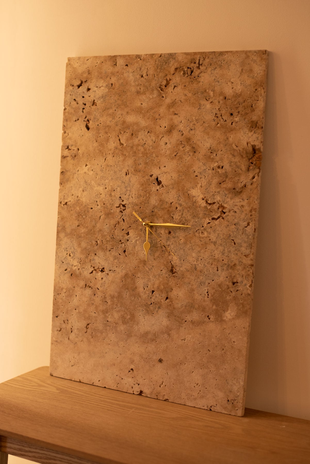 Horloge "travertino"