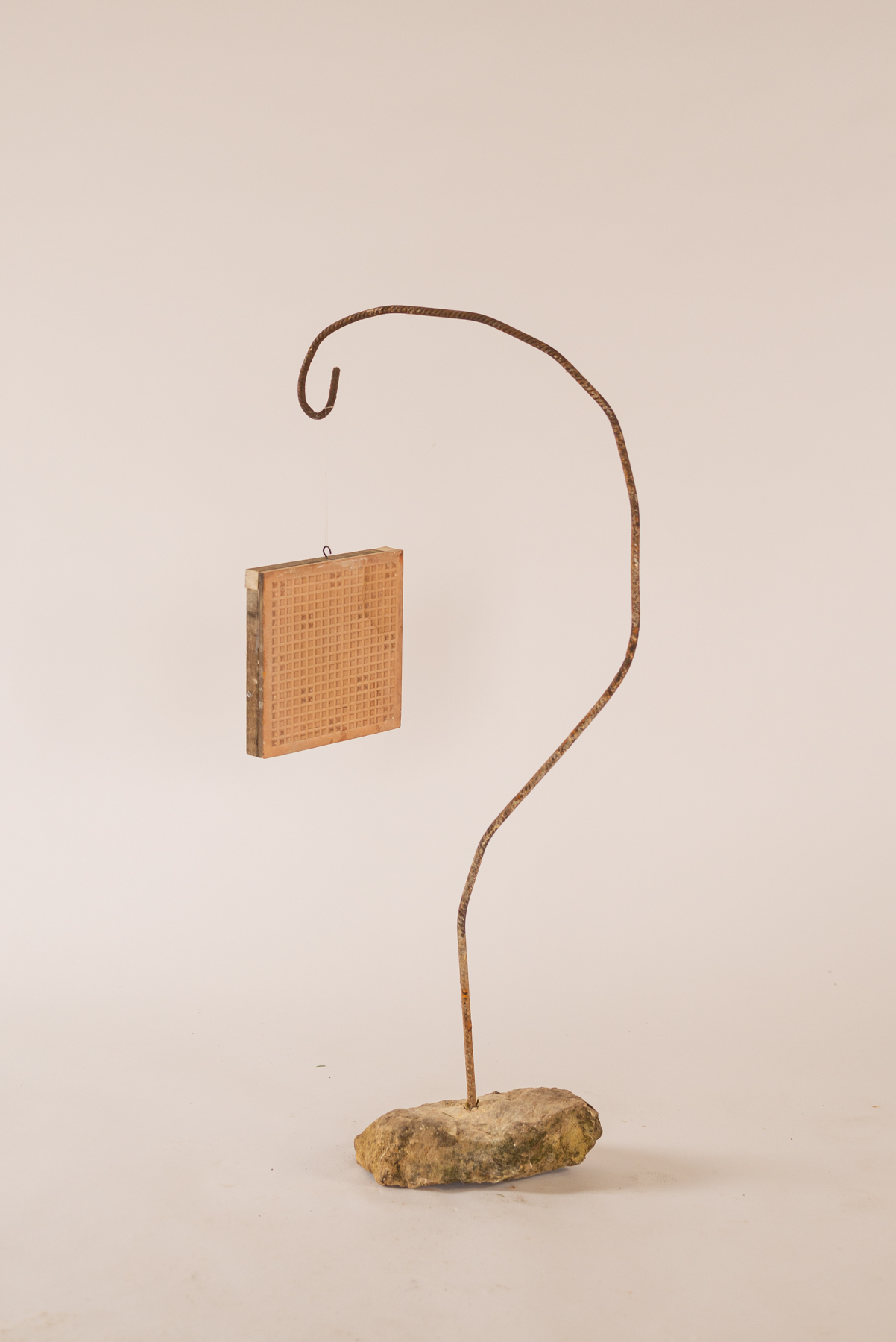 Sculpture mobile végétale "Stono musko fero"