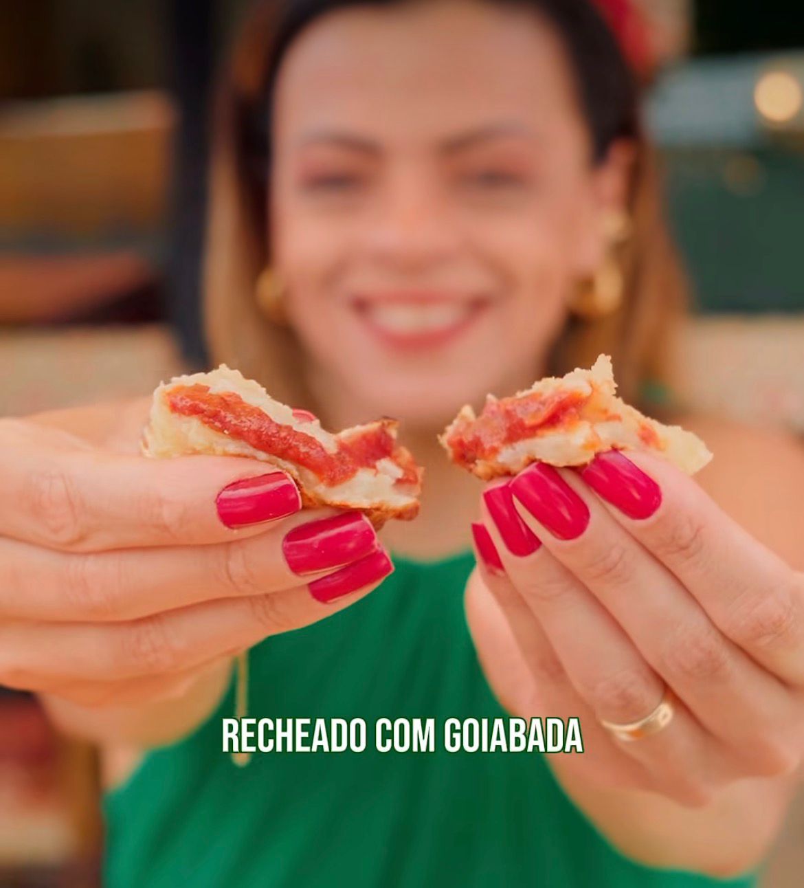 PÃO DE QUEIJO RECHEADO COM GOIABADA