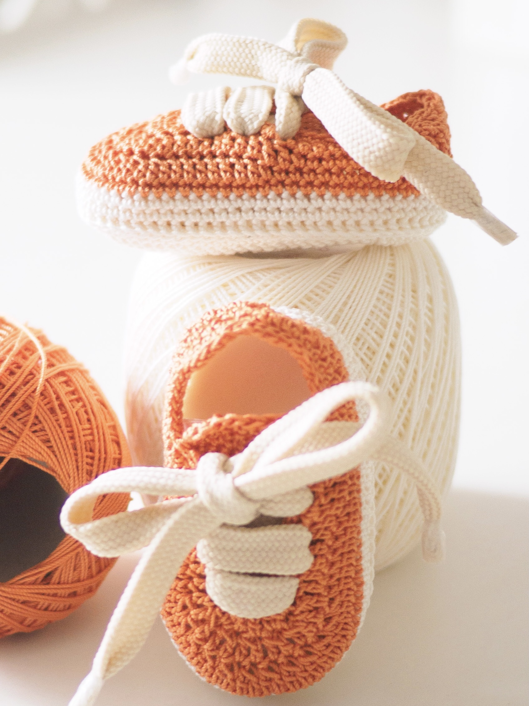 Zapatillas básicas crochet con cordón - Bebés 0 - 3 meses