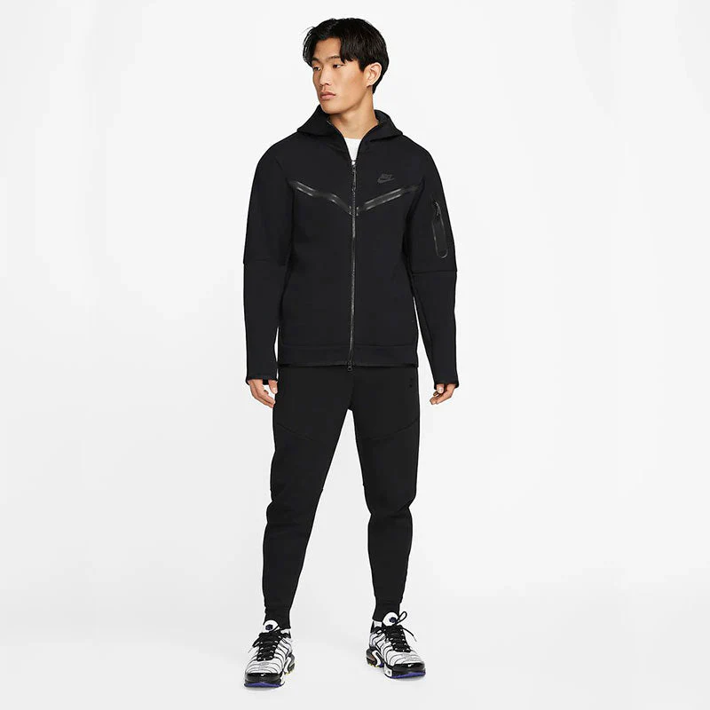NIKE TECH FLEECE DRAGON
