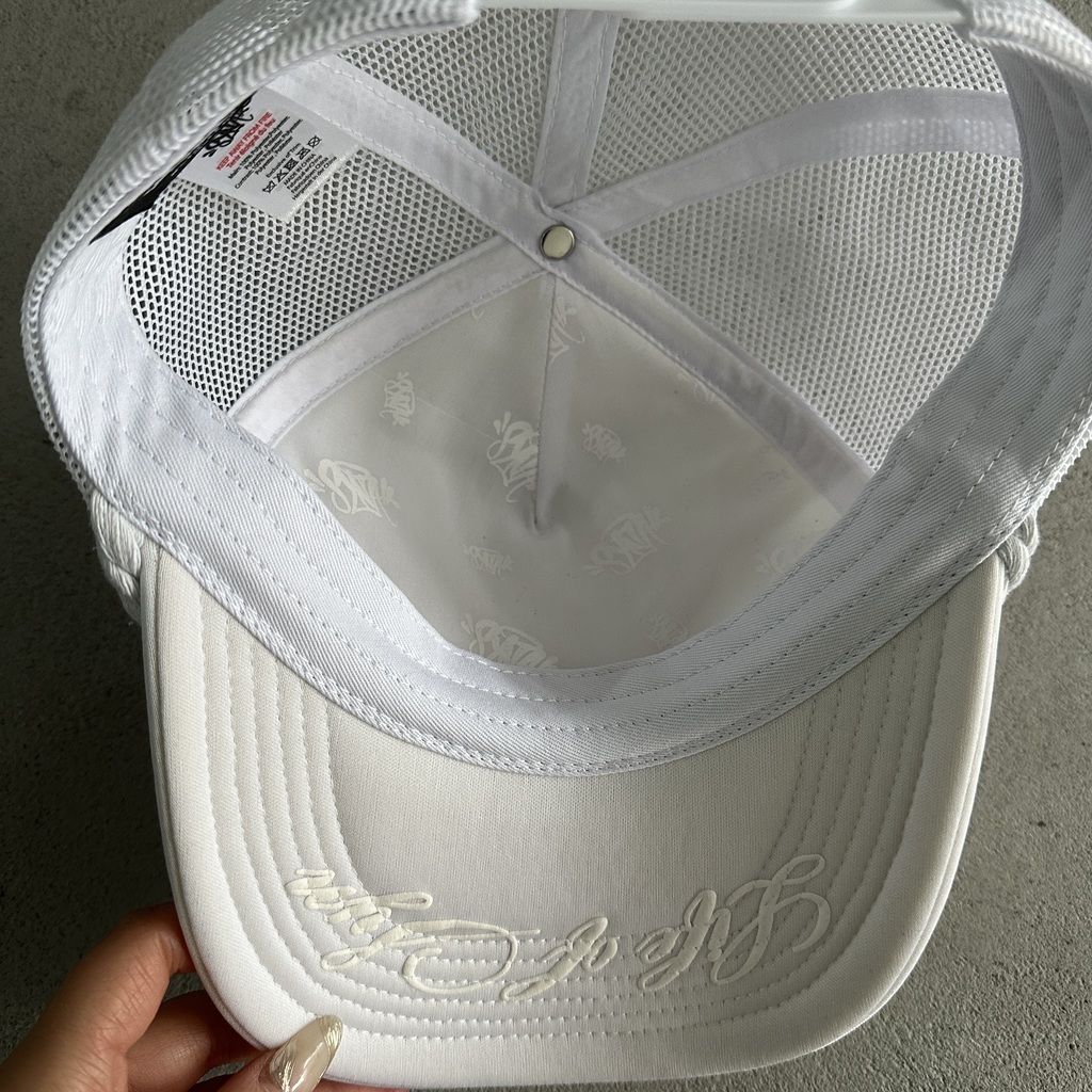 Boné Trucker Syna World