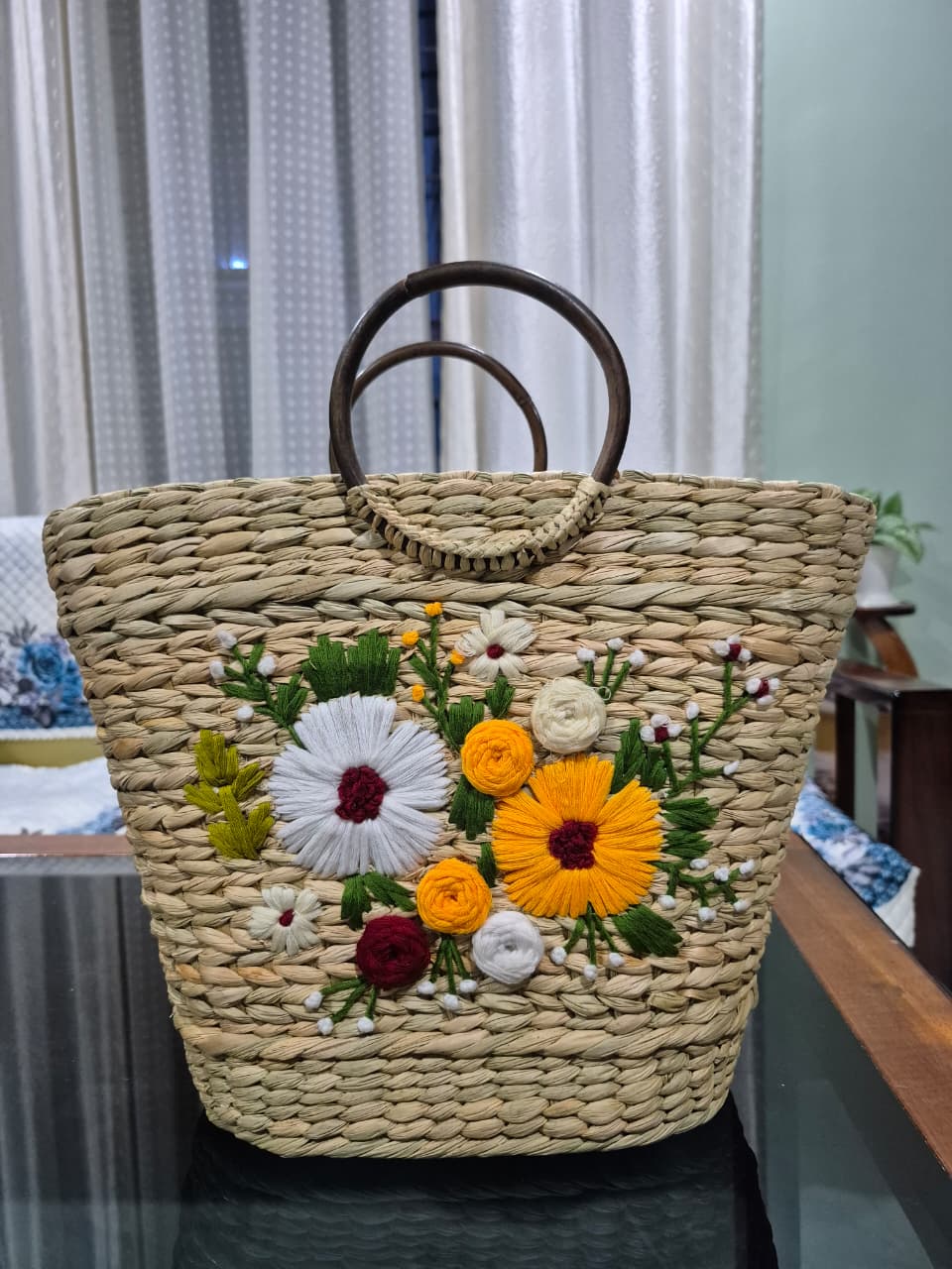 Kauna Grass V Shaped Bag