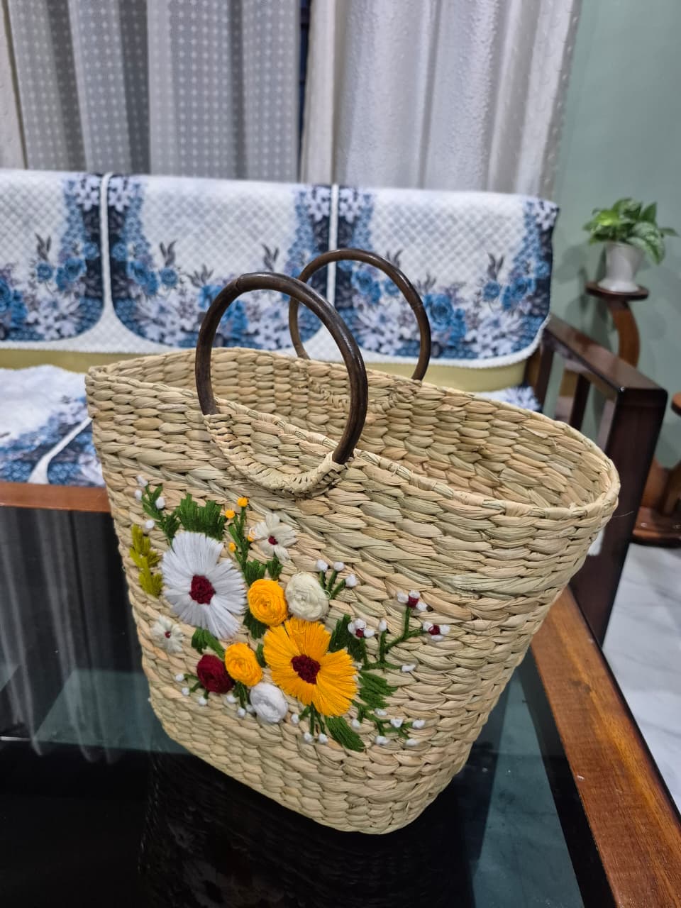 Kauna Grass V Shaped Bag