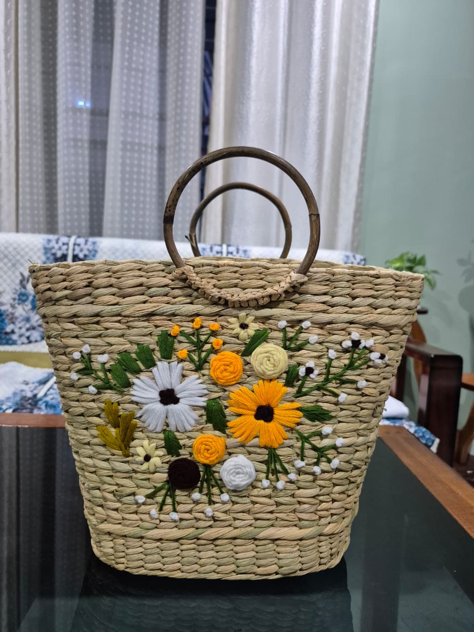 Kauna Grass V Shaped Bag