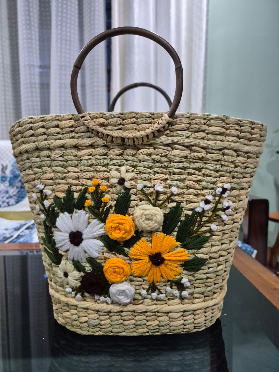 Kauna Grass V Shaped Bag