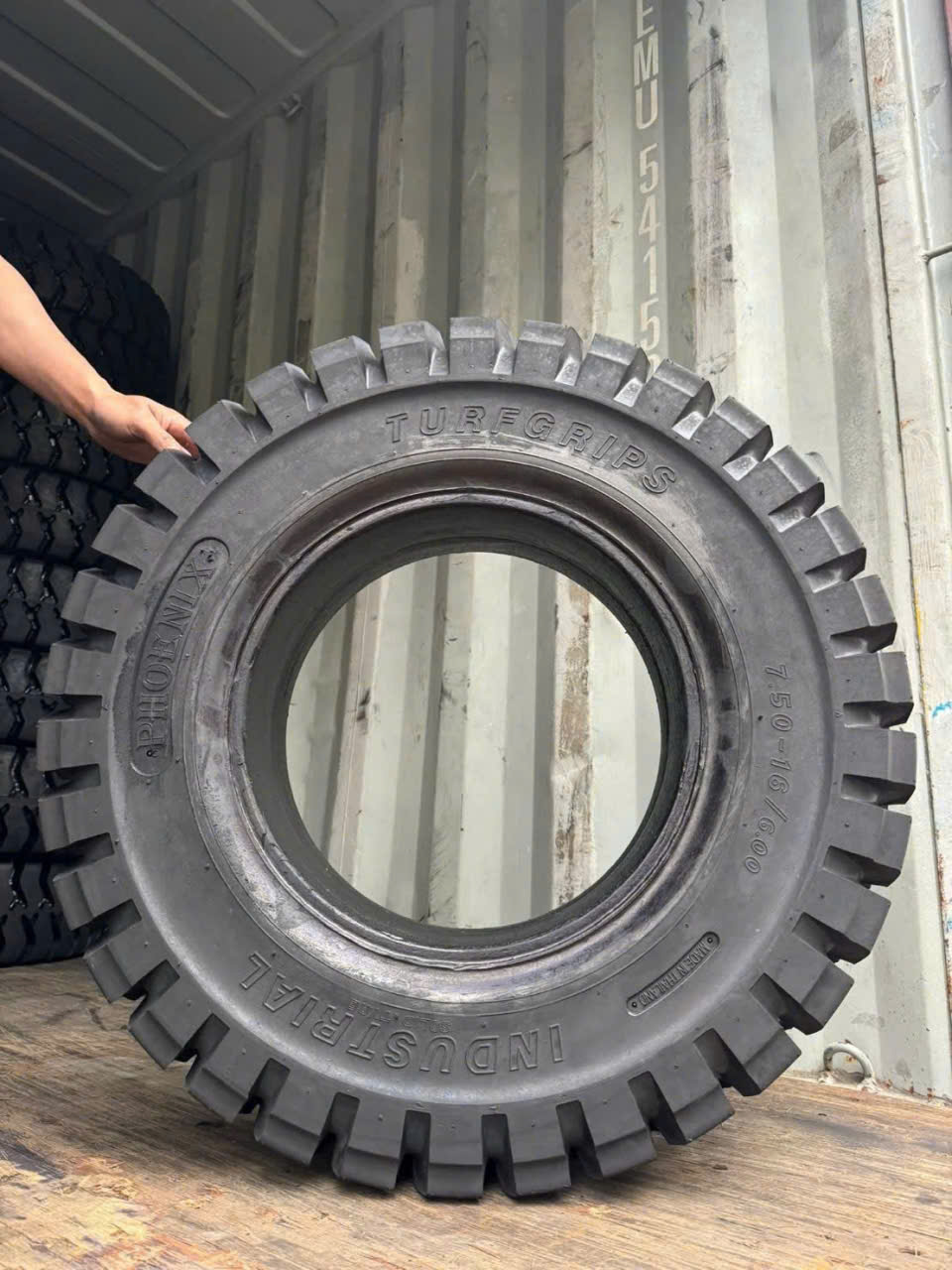 Lốp đặc xe nâng 750-16 Phoenix Thái Lan