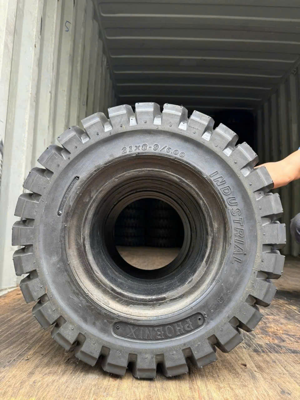Lốp đặc xe nâng 21x8-9 Phoenix