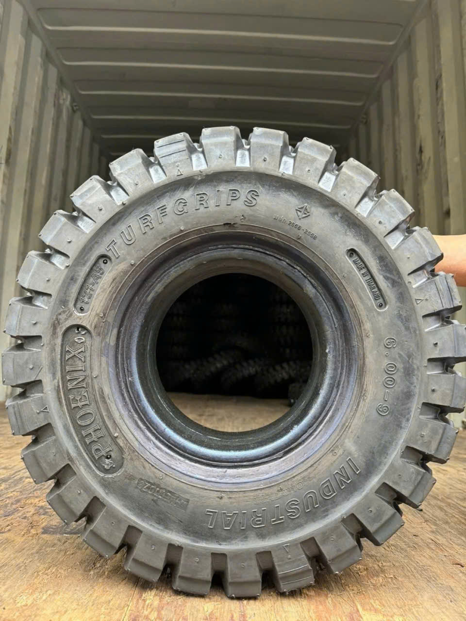 Lốp đặc xe nâng 600-9 Phoenix