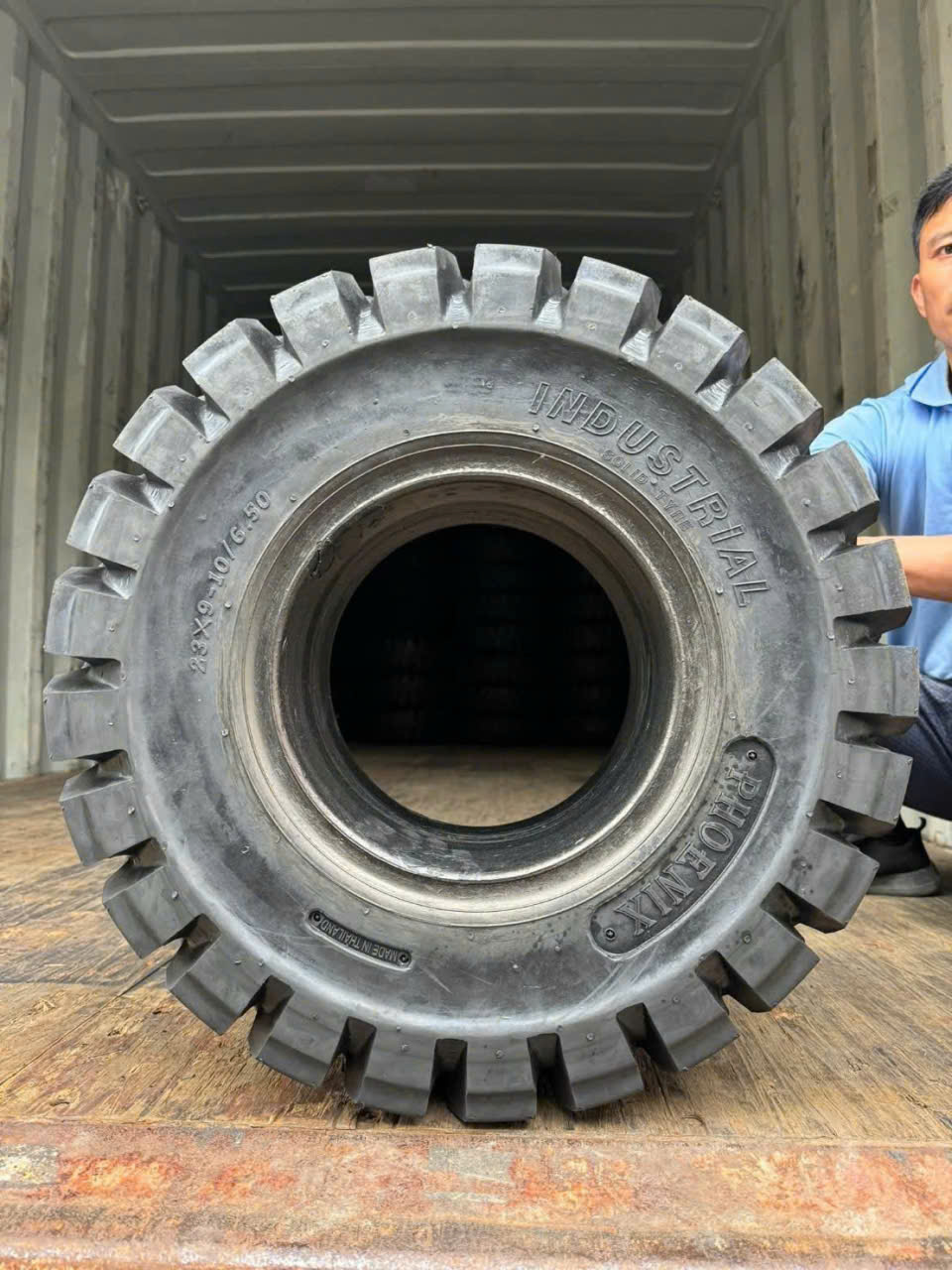 Lốp đặc xe nâng 21x9-10 Phoenix Thái Lan