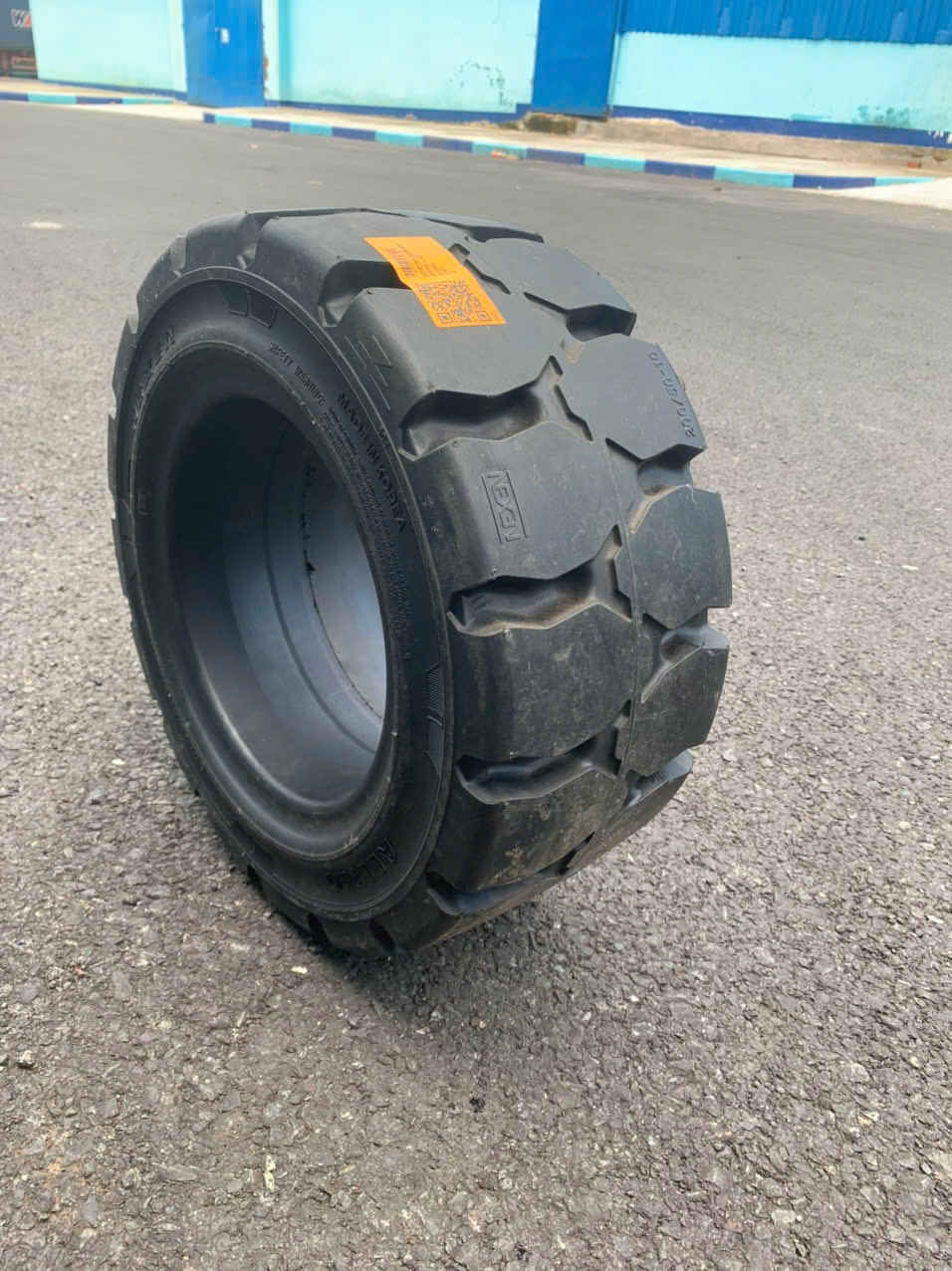 Lốp đặc xe nâng 650-10 Phoenix