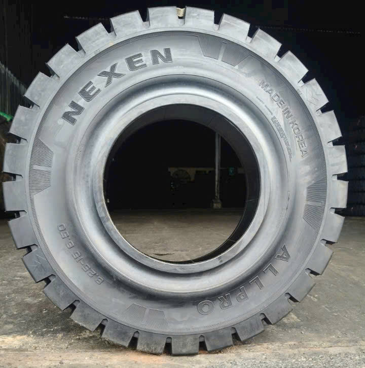 Lốp đặc xe nâng 825-15 NEXEN