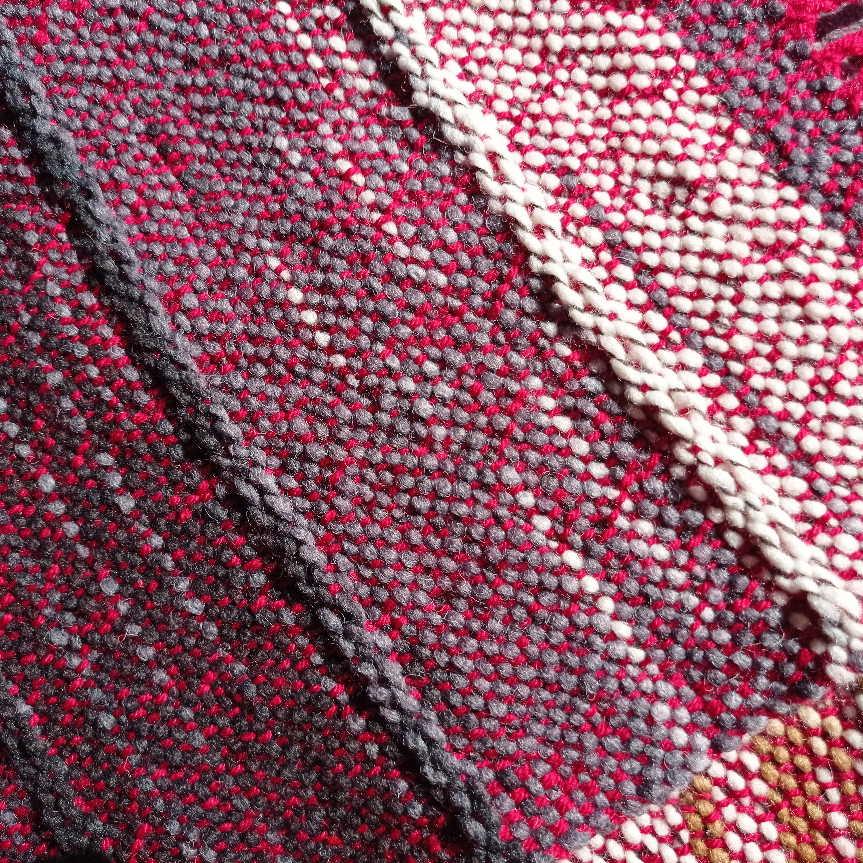 Echarpe rouge noire et dégradés