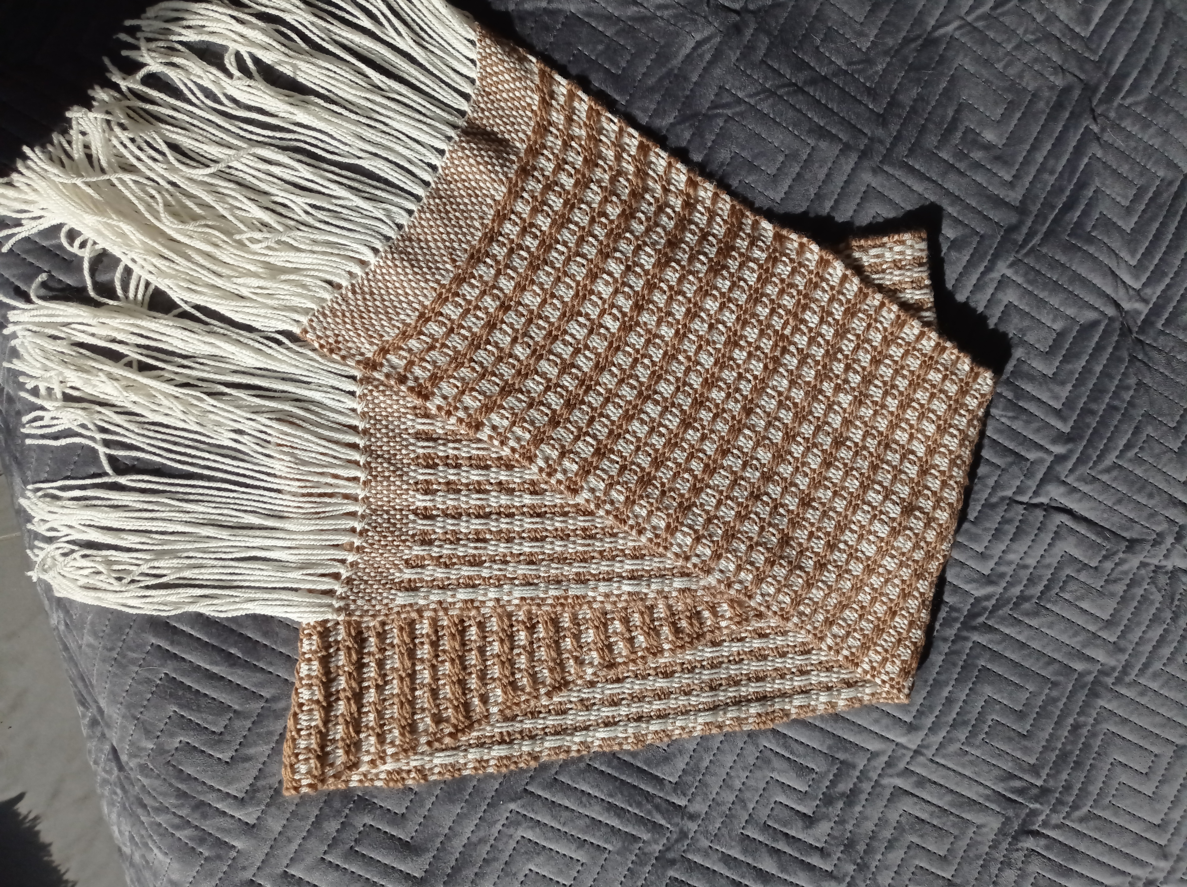 Echarpe doudou blanche et ocre