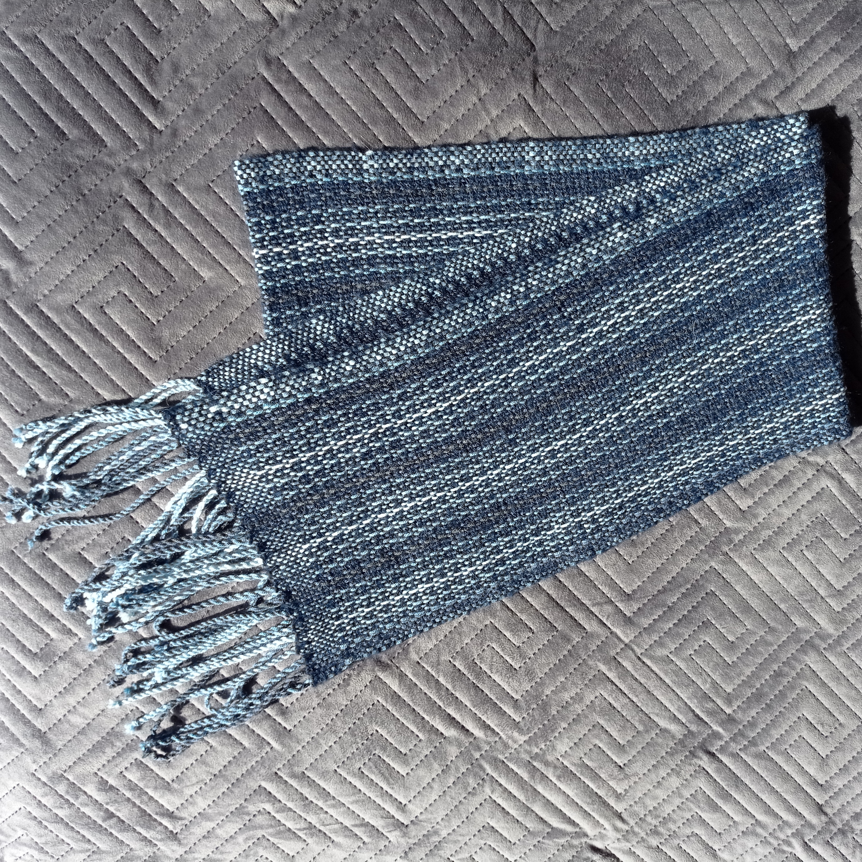 Echarpe bleue dégradé