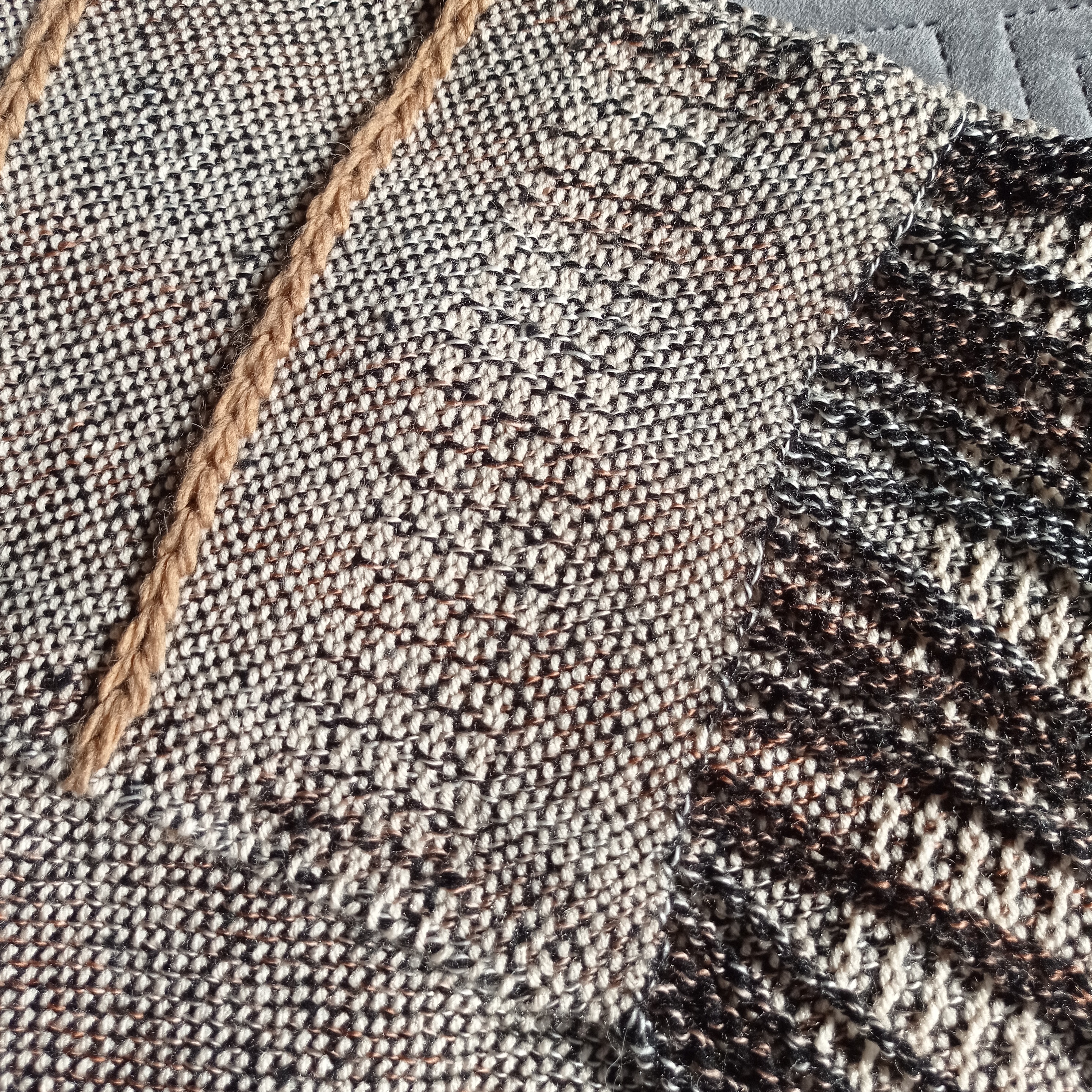 Echarpe  beige et noire sans laine