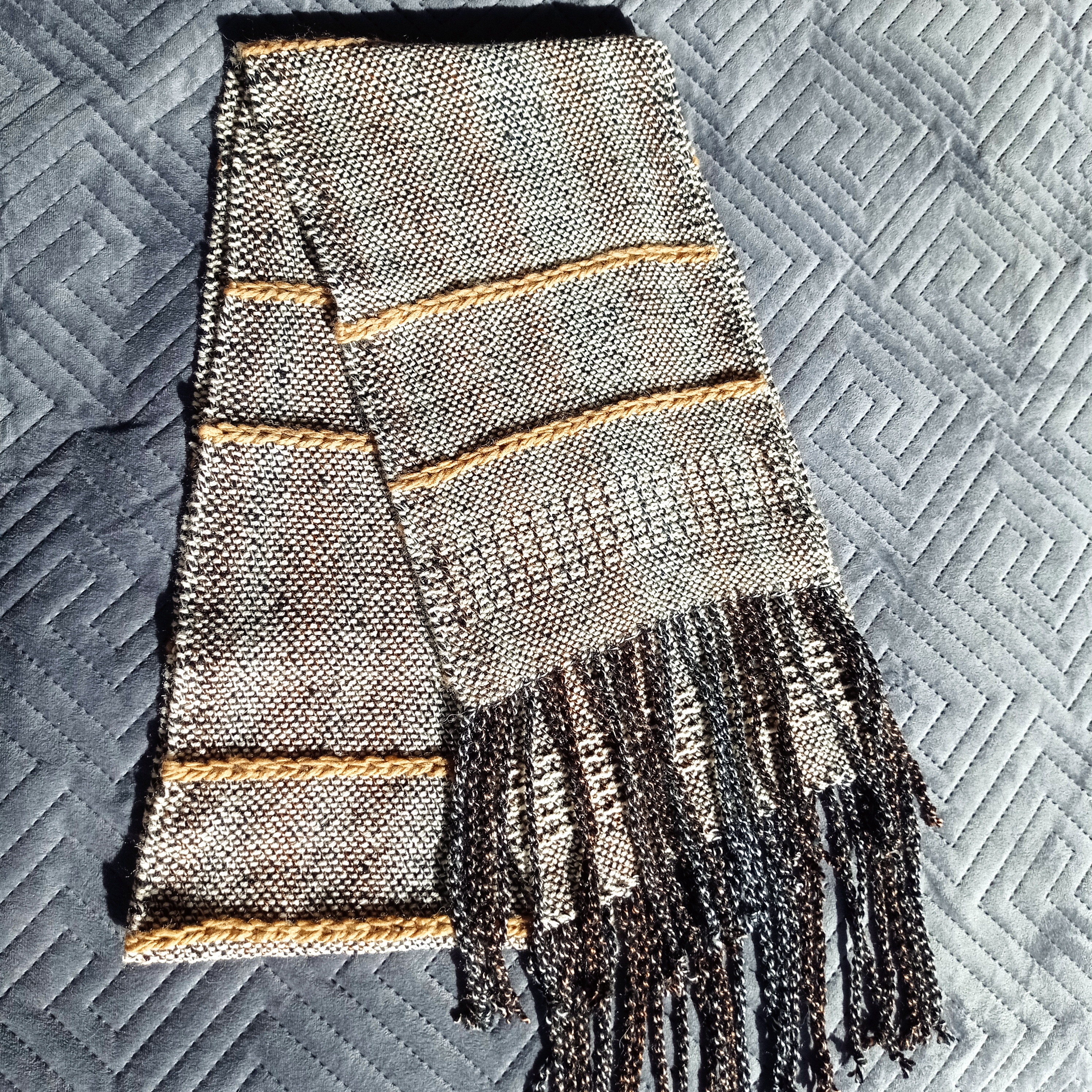 Echarpe  beige et noire sans laine