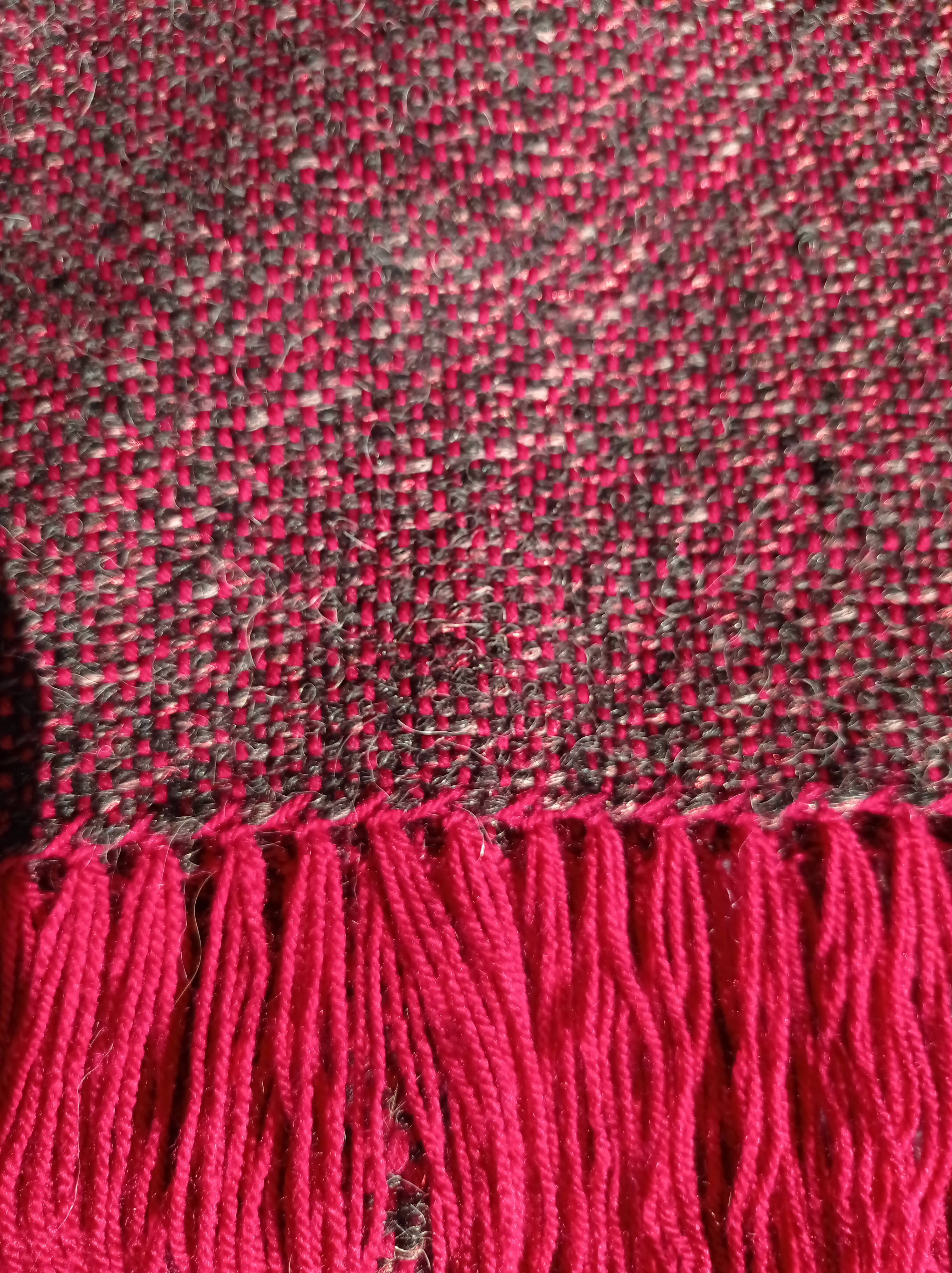 Echarpe rouge et noire