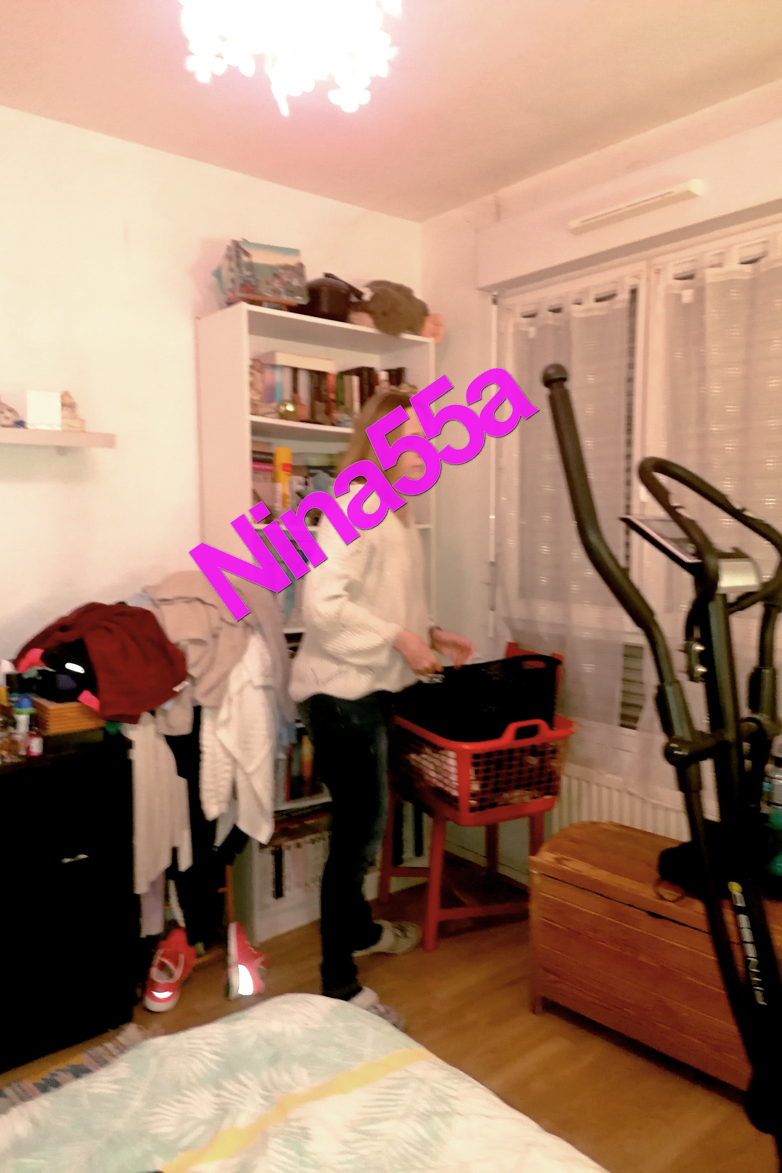 Nina Reality N°77  7 mars 2022 14 photos format 10X15