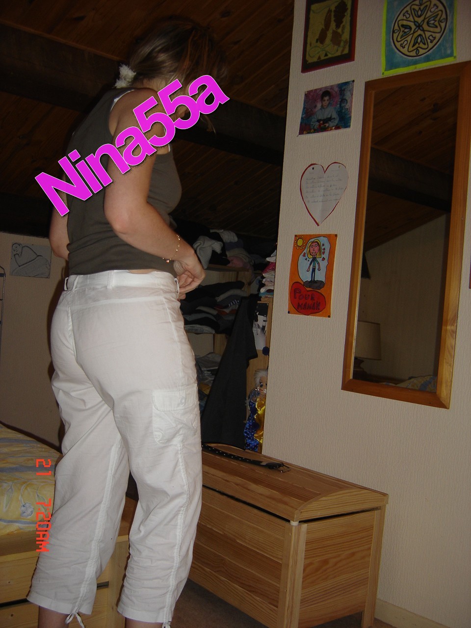 Nina Reality N°144  21 mai 2005 11 photos format 10X15