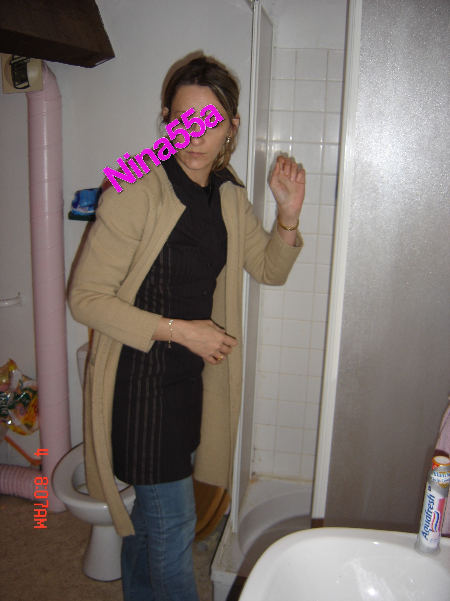 Nina Reality N°17  4 janvier 2005 18 photos format 10X15