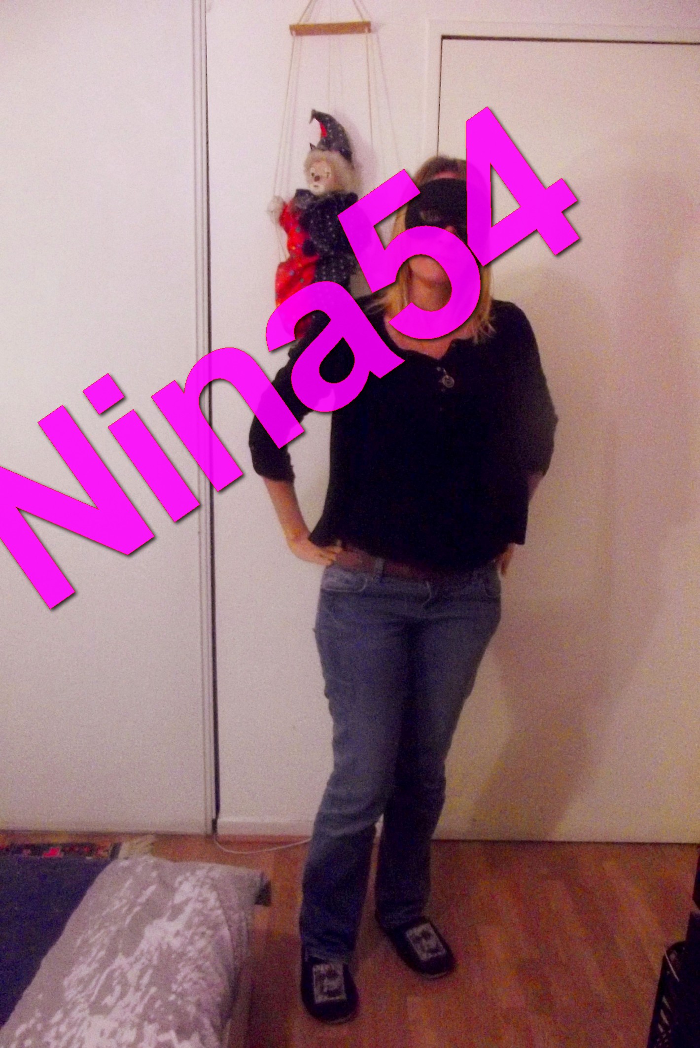 Nina Reality, série 9 photos, 2015, poses imposées.