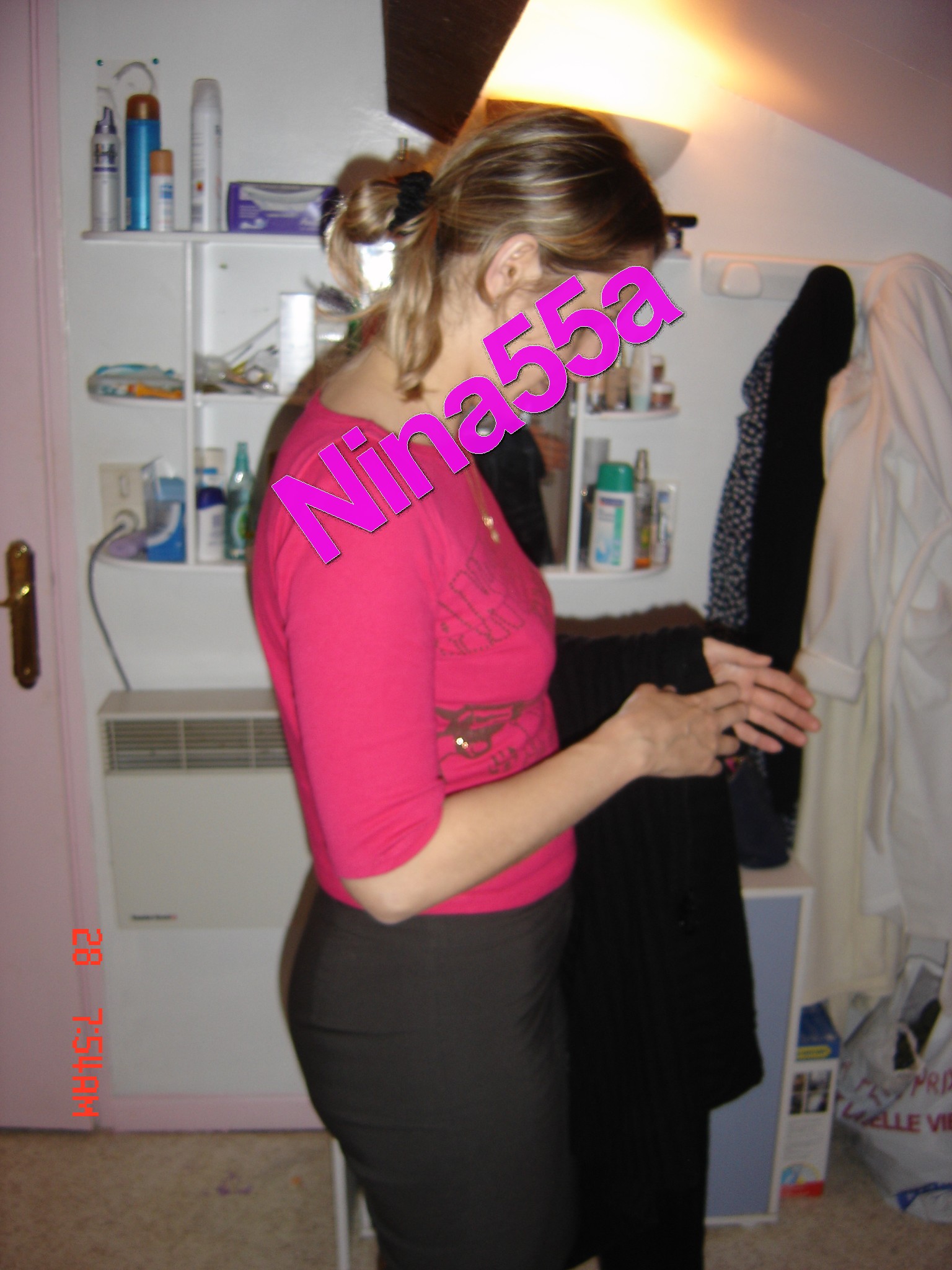 Nina Reality N°10  28 novembre 2004 18 photos format 10X15