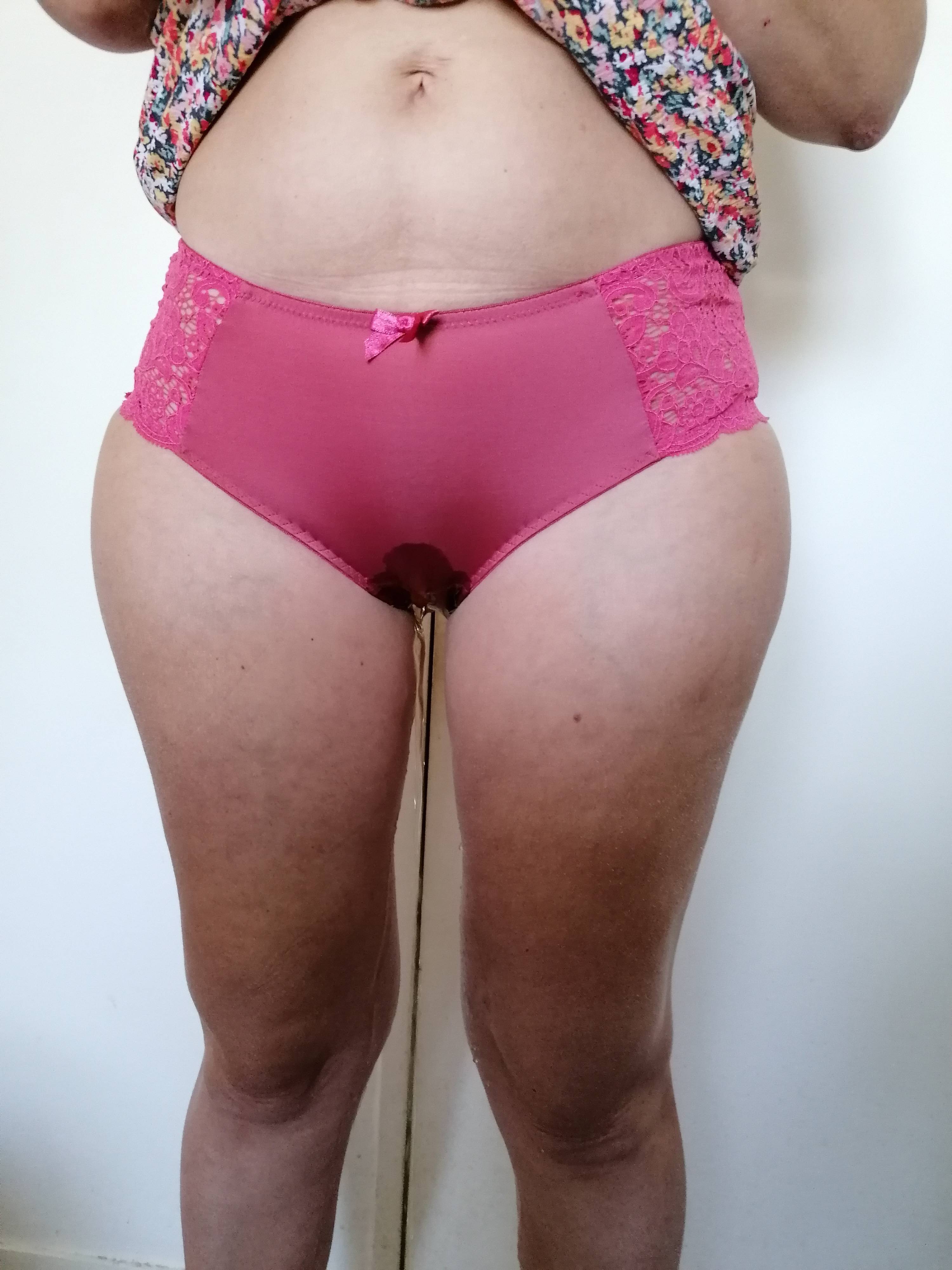 Je fais pipi dans ma culotte pour vous