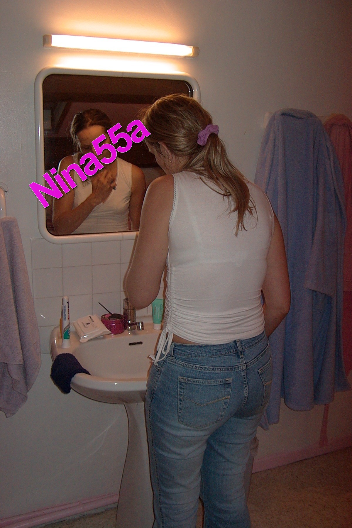 Nina Reality N°22  19 septembre 2004 10 photos format 10X15