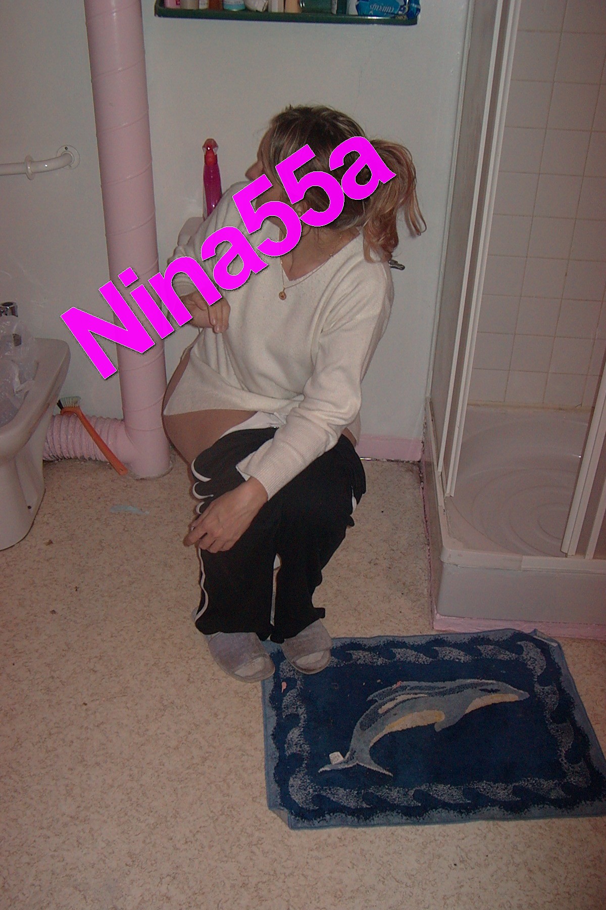 Nina Reality N°27  15 octobre 2004 6 photos format 10X15