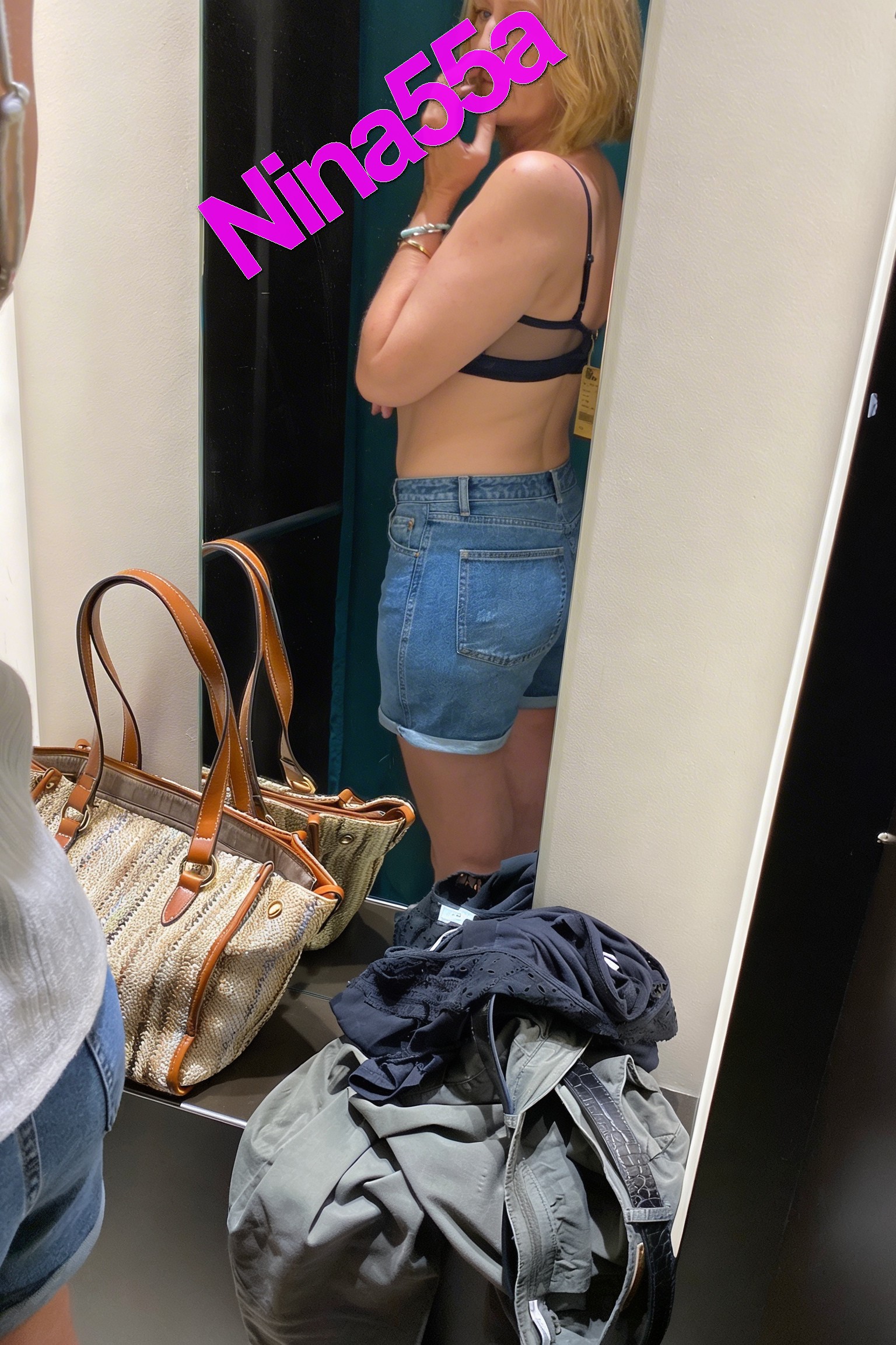 Nina Reality N°162  années 2005 à 2024 12 photos format 10X15