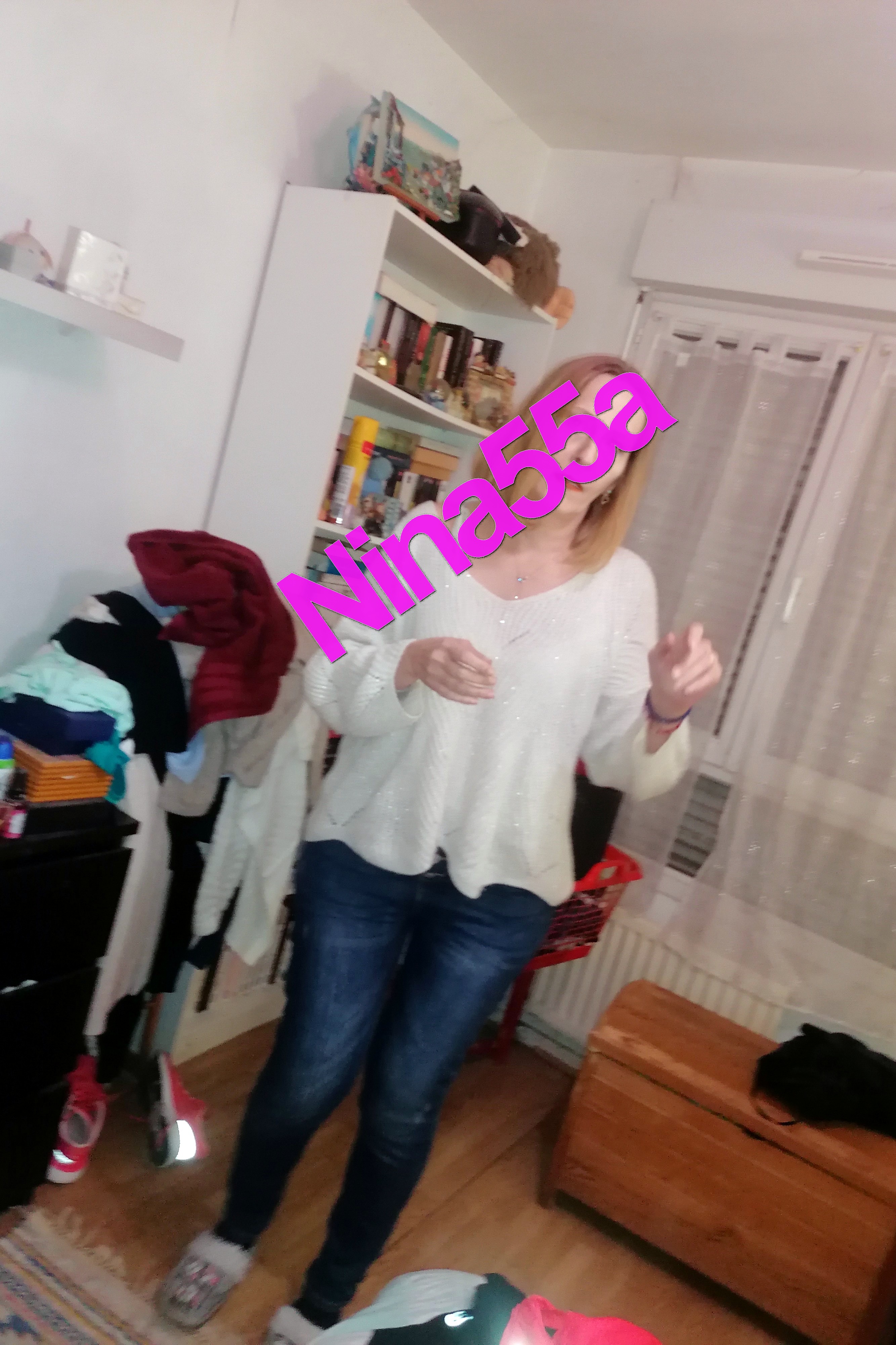 Nina Reality N°77  7 mars 2022 14 photos format 10X15