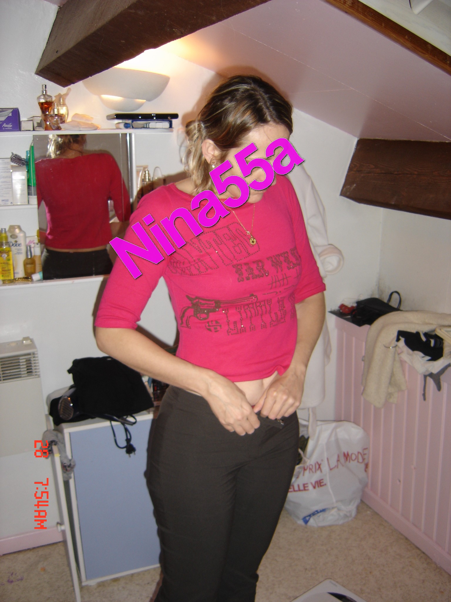 Nina Reality N°10  28 novembre 2004 18 photos format 10X15