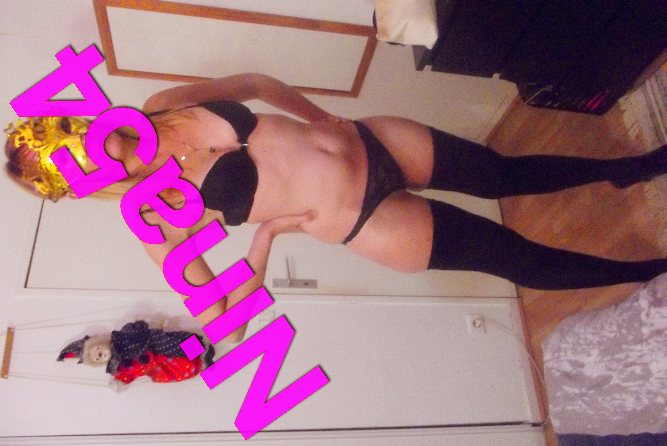 Nina Reality, série 9 photos, 2015, poses imposées.