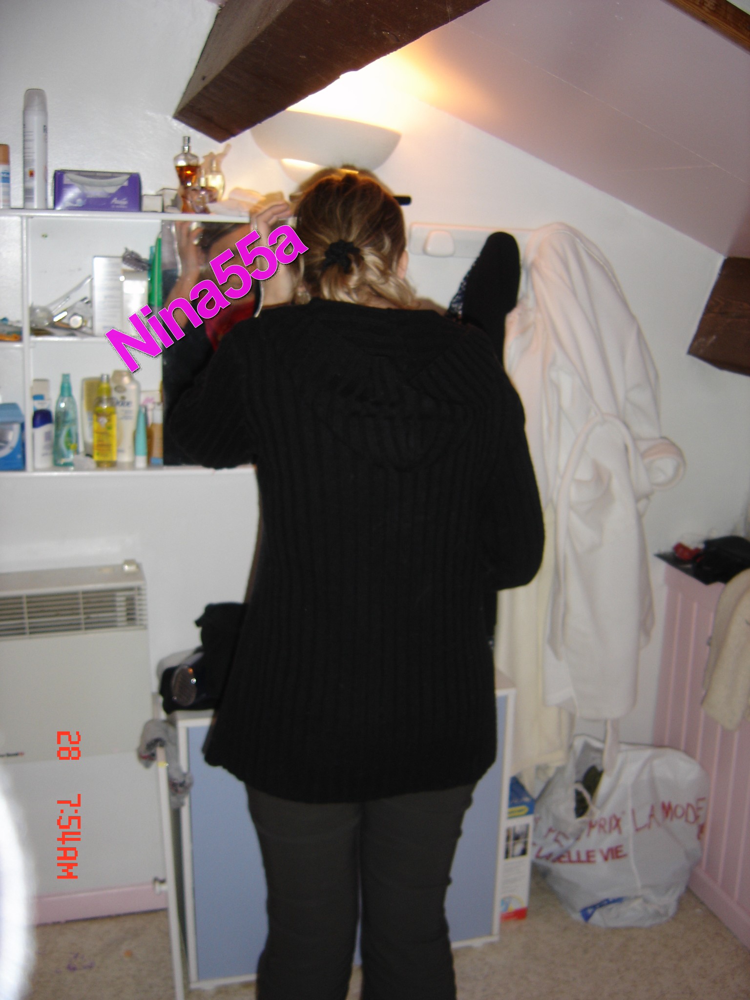 Nina Reality N°10  28 novembre 2004 18 photos format 10X15