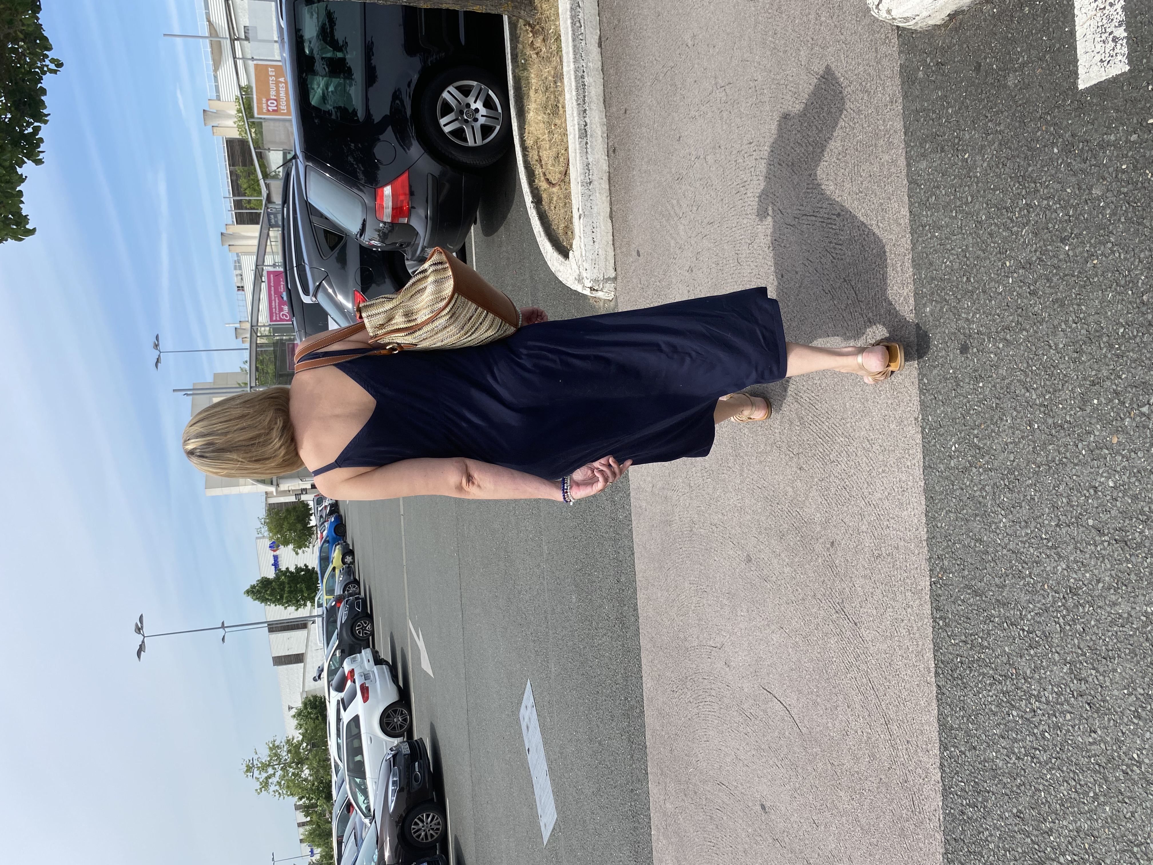 Je vous propose ma culotte, portée sept journées, juste pour vous.