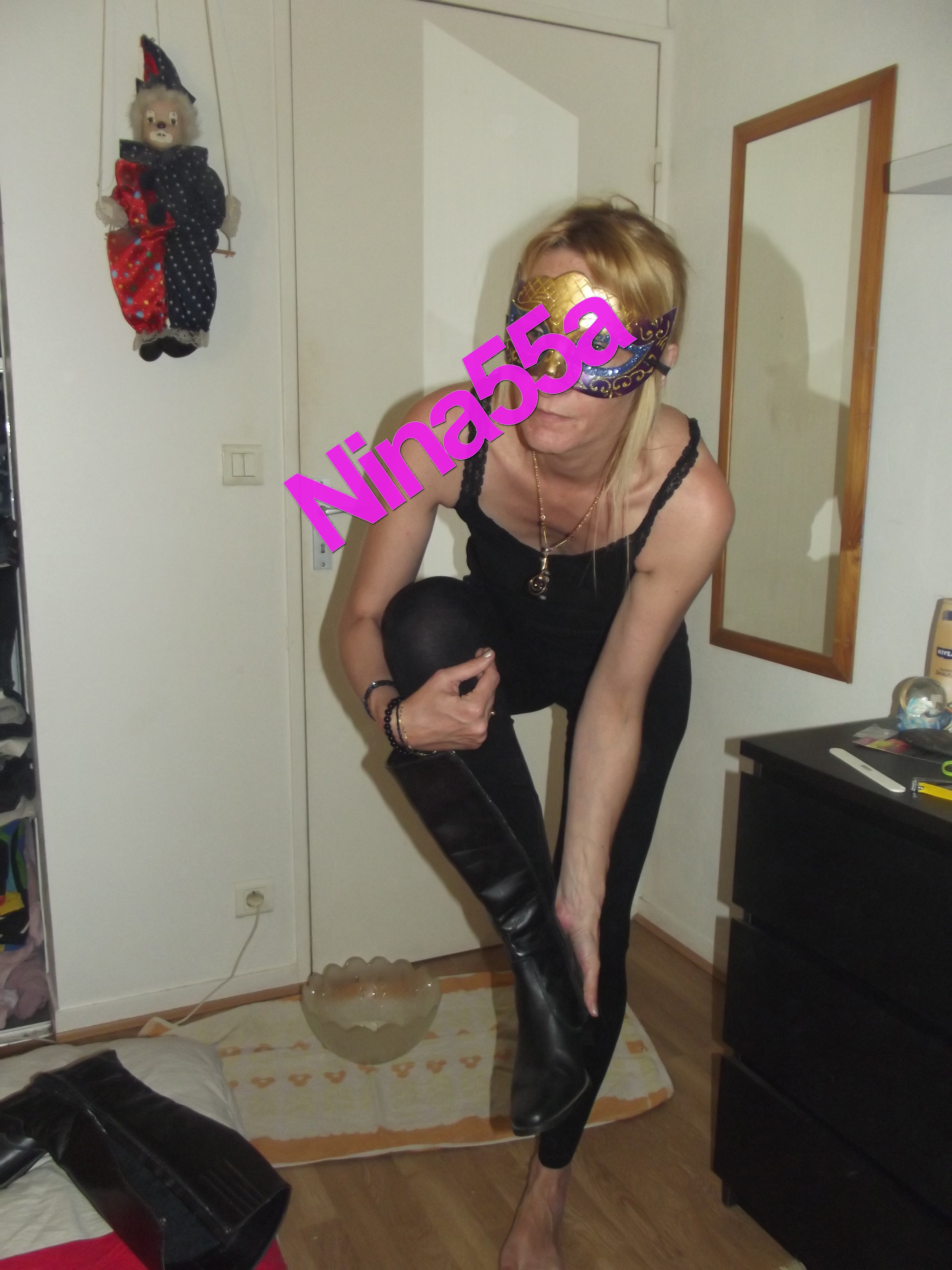 Série photos Reality N°152, 24 décembre 2013 21 photos sur papier brillant, format 10X15.