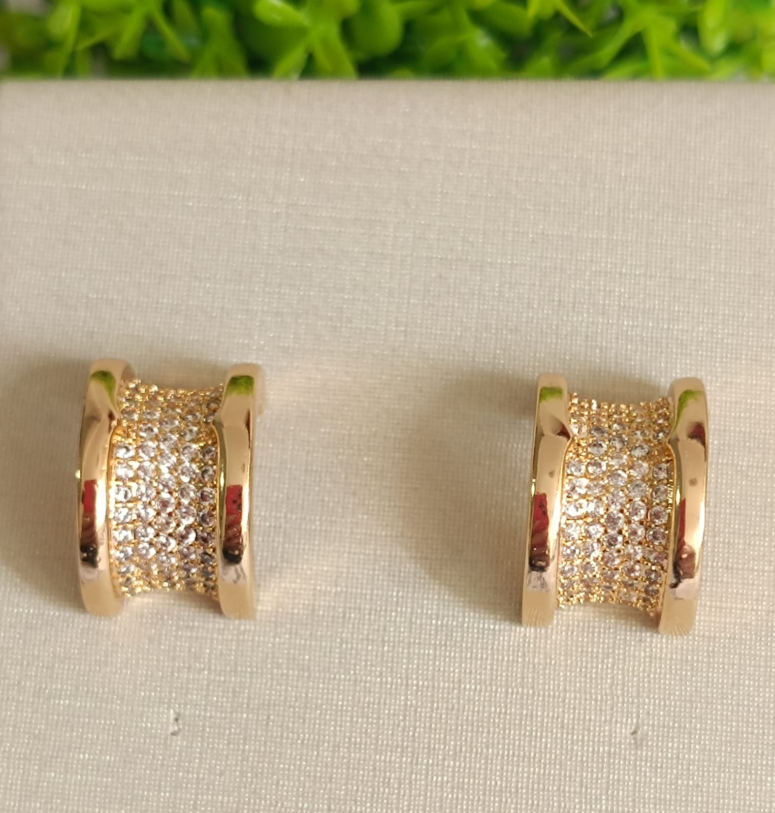 Brincos de Argola Cravejada