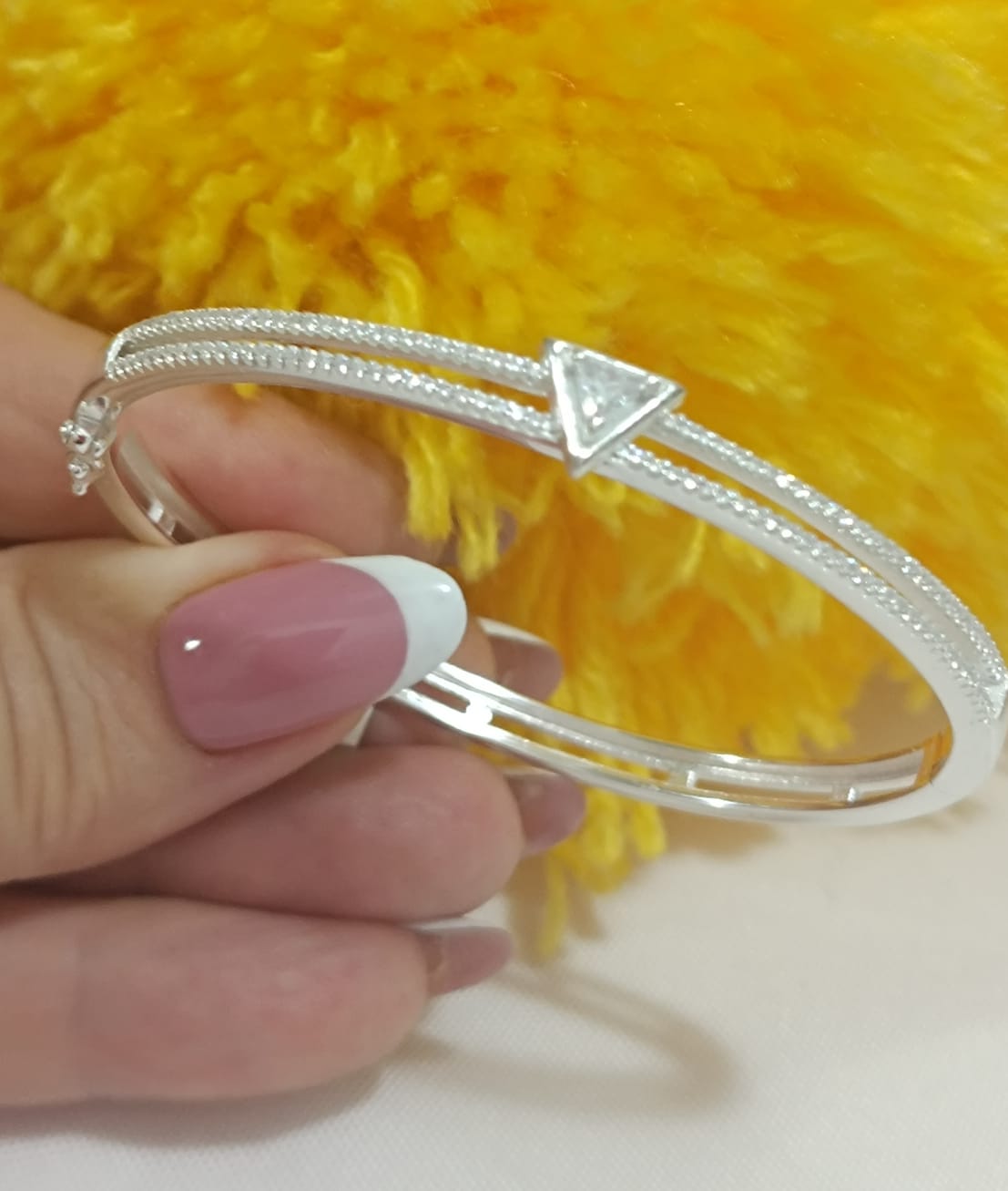 Bracelete com Design Atual em Prata 925