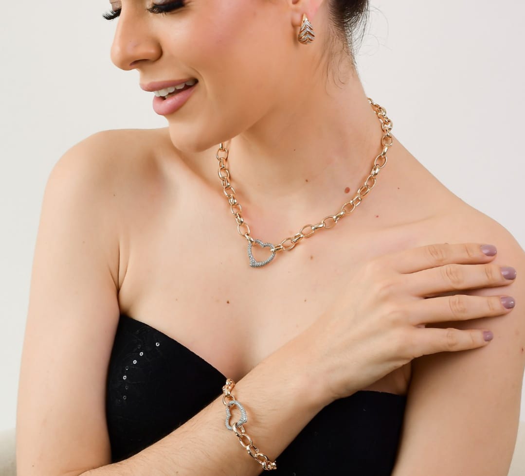 Corrente com Pingente Coração Dourado